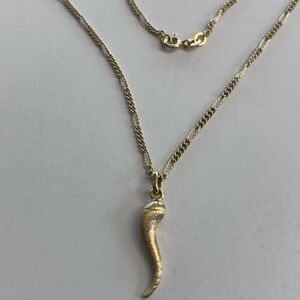 SOLD!!!

18K Yellow Gold 20” Chain Cornicello Italian Horn Pendant